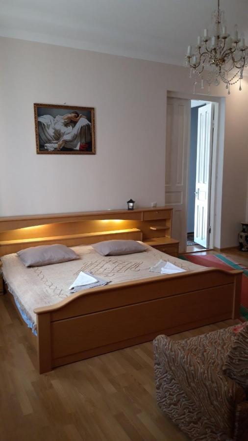 Mero House Кутаиси Екстериор снимка